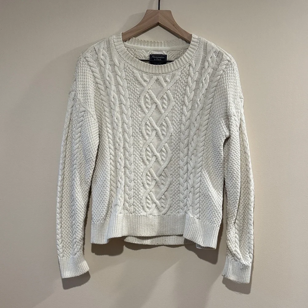 Abercrombie & Fitch Cream‎ Cableknit Sweater Size S